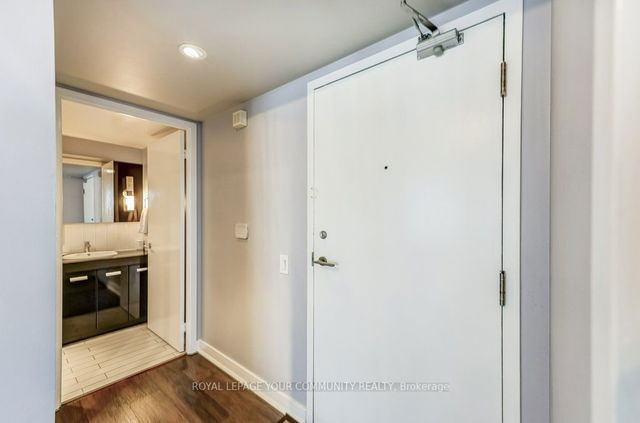 910 - 15 Singer Court