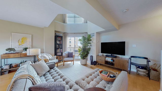 806 - 119 Merton Street