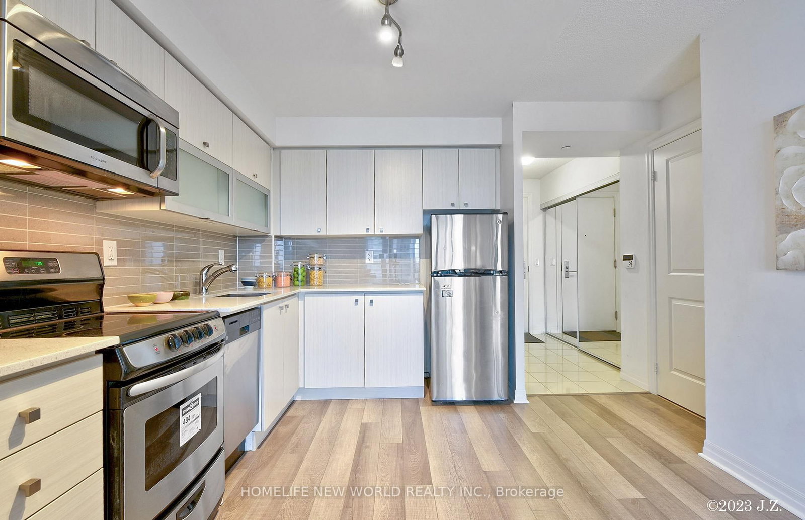 Listing Image 7