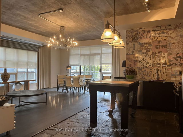 204 - 23 Brant Street