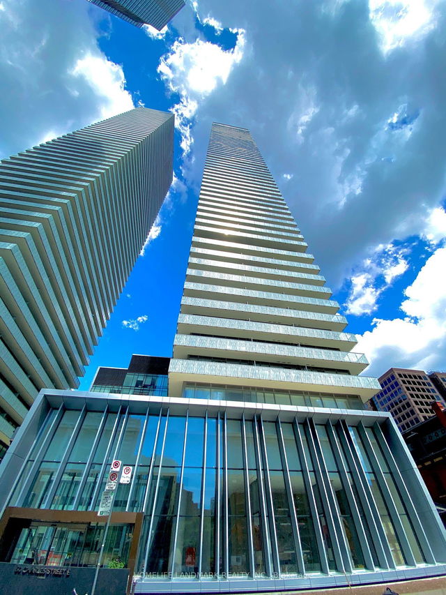 2613 - 50 Charles Street