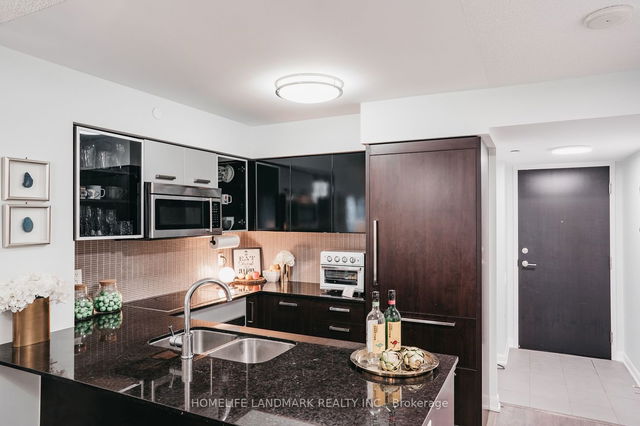 702 - 5168 Yonge Street