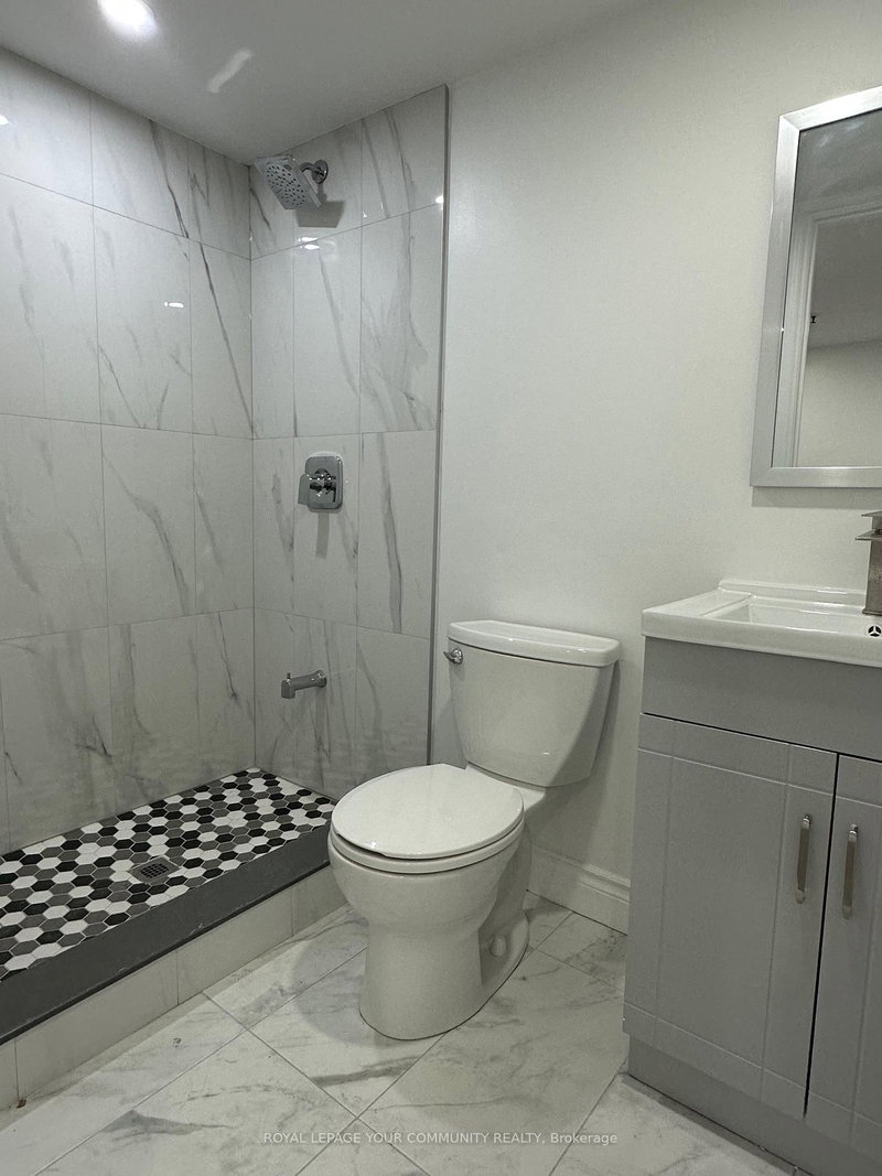 L2 - 180 Sherbourne St, Toronto, M5A 2R7 | Image 3