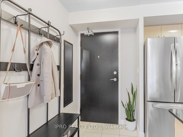 702 - 5791 Yonge Street