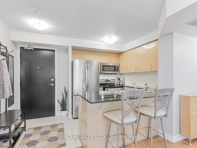 702 - 5791 Yonge Street