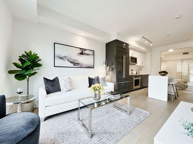407 - 840 St. Clair Avenue