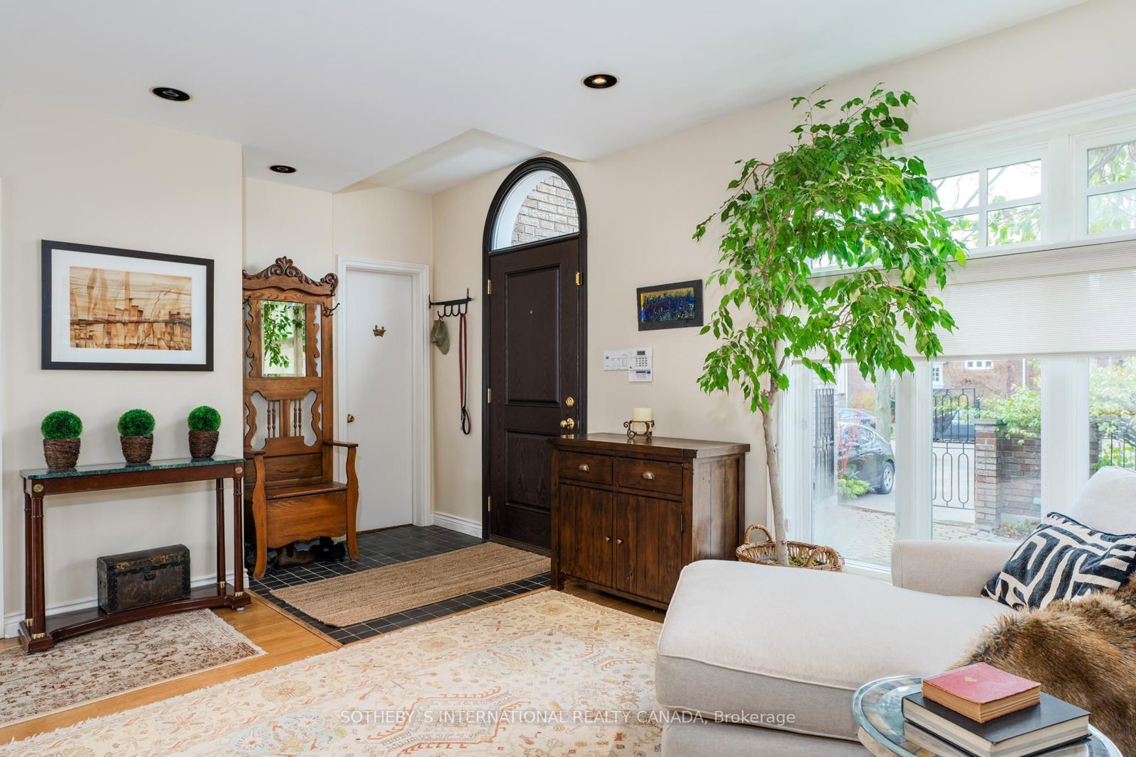 Listing Image 6
