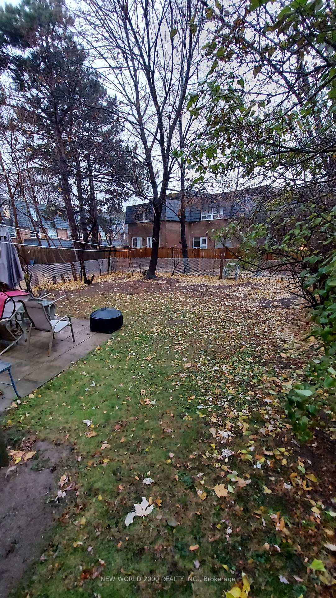Listing Image 4
