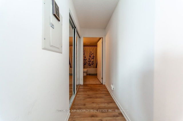 610 - 38 Joe Shuster Way