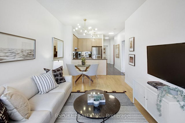 609 - 555 Yonge Street