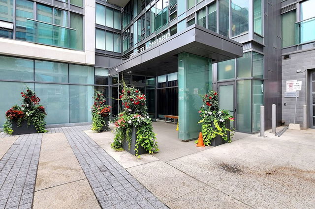 502 - 33 Lombard Street