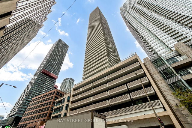 4106 - 2221 Yonge Street