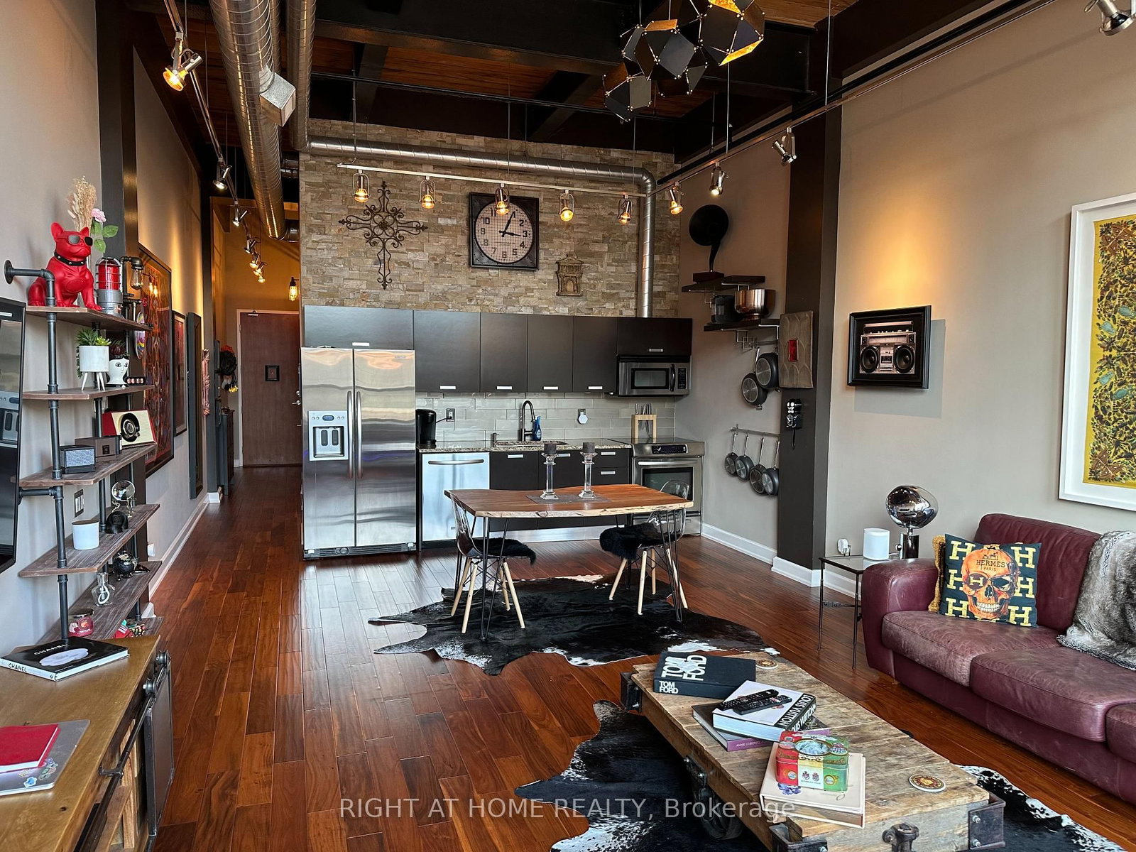 Listing Image 8