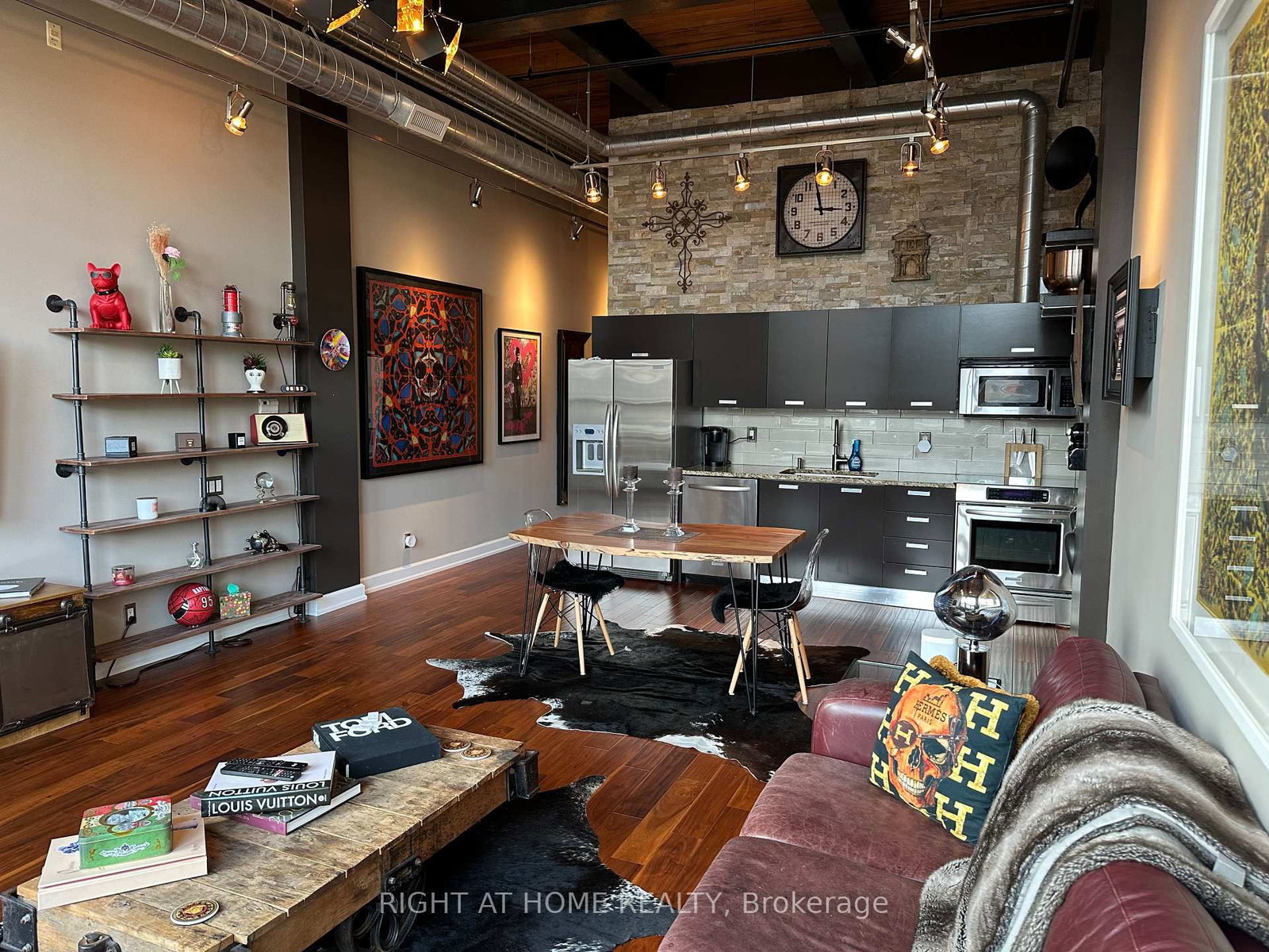 Listing Image 9