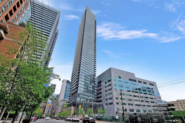 4710 - 832 Bay Street