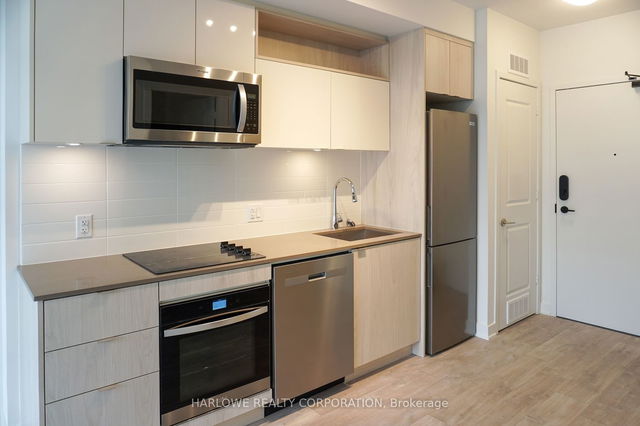 302 - 100 Dalhousie Street