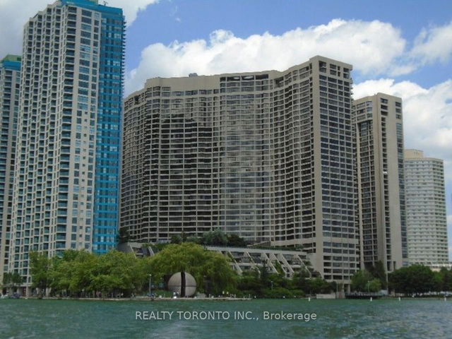 1904 - 65 Harbour Square
