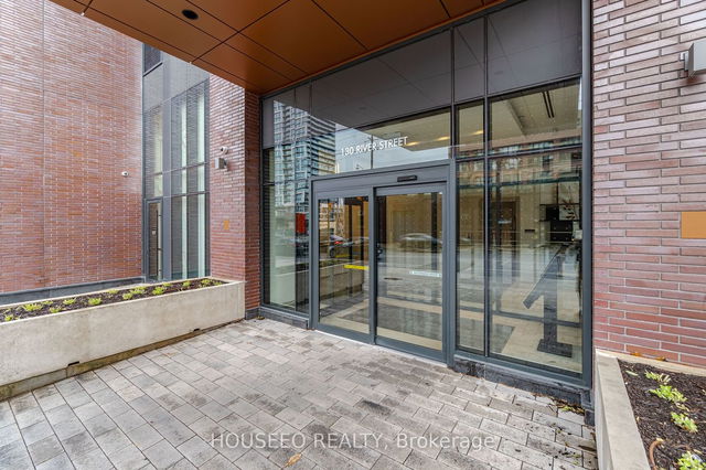 1809 - 130 River Street