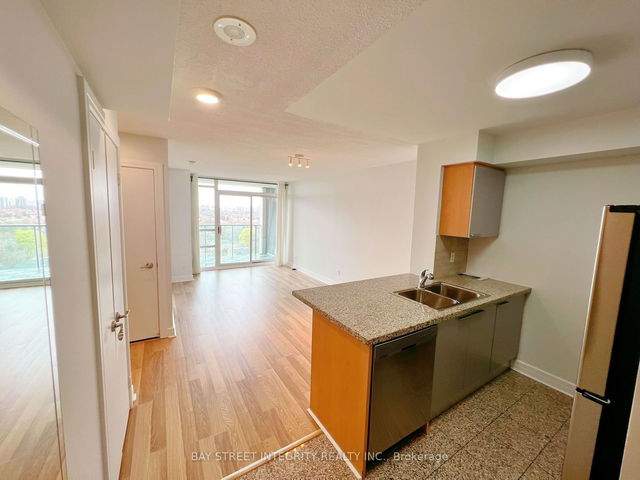 1611 - 18 Harrison Garden Boulevard