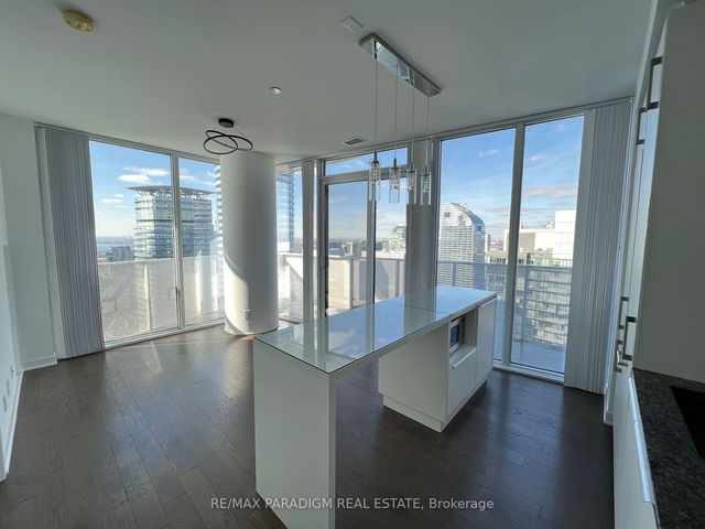 6002 - 100 Harbour Street