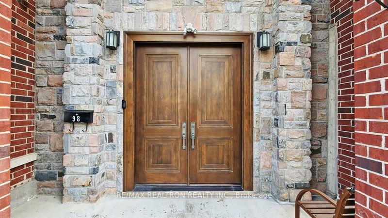 98 Burbank Dr, Toronto, M2K 1N4 | Image 3