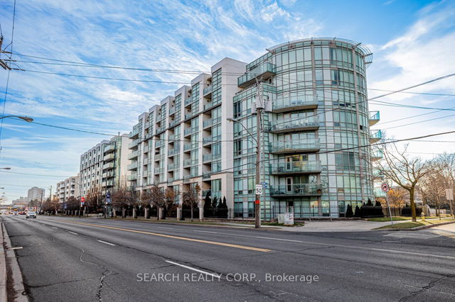 215 - 3840 Bathurst Street