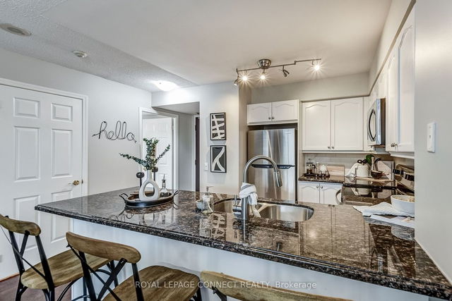 2112 - 30 Grand Trunk Crescent