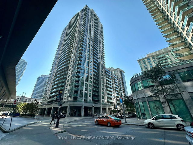 903 - 19 Grand Trunk Crescent
