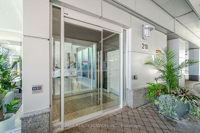 2201 - 218 Queens Quay
