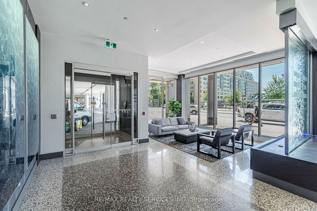 2201 - 218 Queens Quay