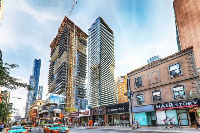 705 - 15 Grenville Street