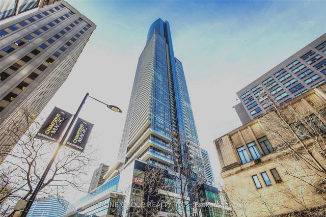 1605 - 386 Yonge Street