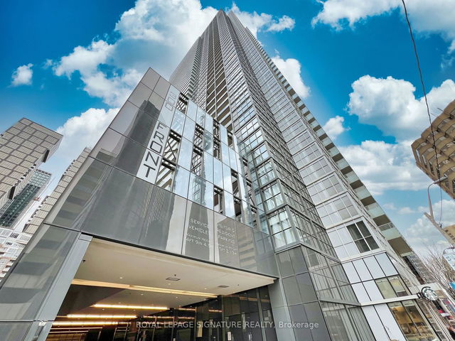2004 - 300 Front Street