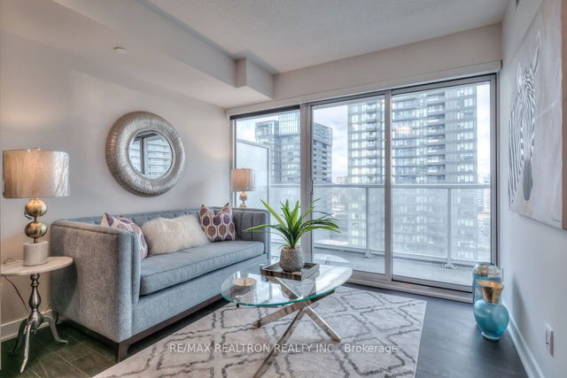 1509 - 17 Bathurst Street