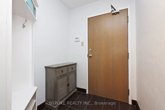 1403 - 1001 Bay Street