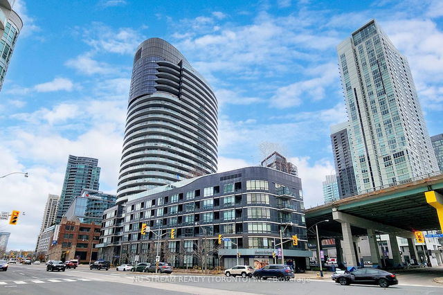 2010 - 38 Dan Leckie Way