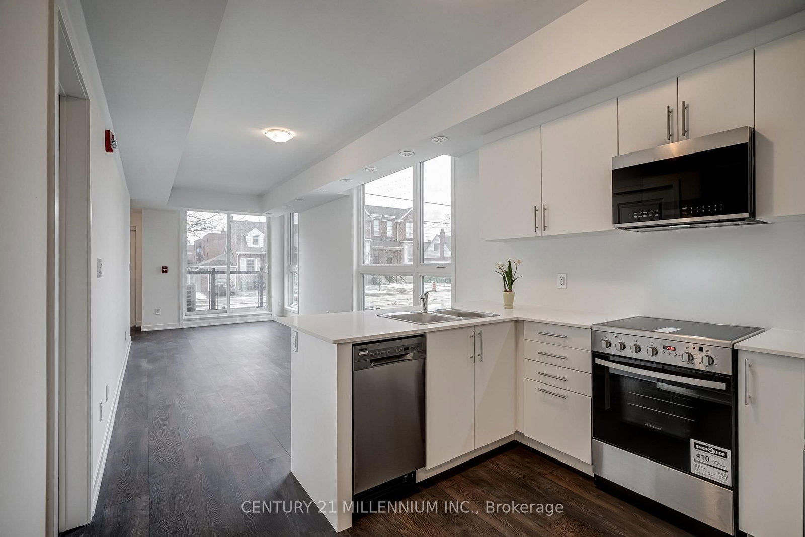 Listing Image 8