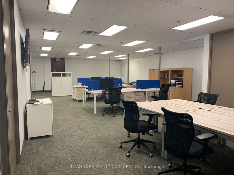 204B - 12 Concorde Pl, Toronto, M3C 3R8 | Image 3