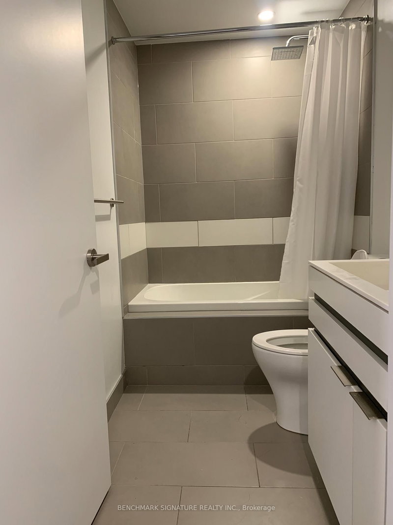 5404 - 197 Yonge St, Toronto, M5B 0C1 | Image 3