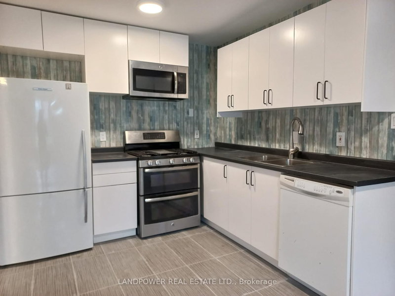 8 Clareville Cres, Toronto, M2J 2C1 | Image 3