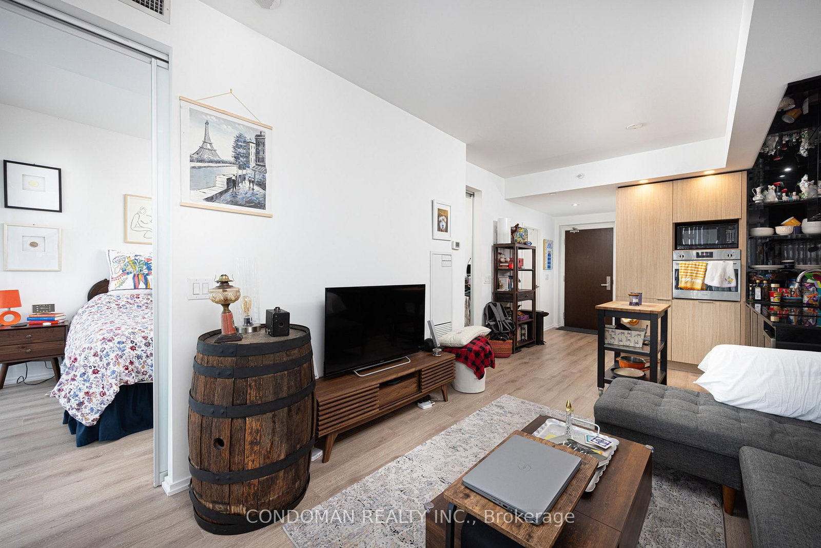 Listing Image 5