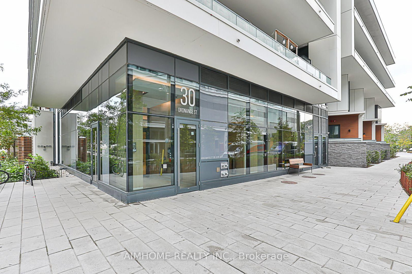 Listing Image 3