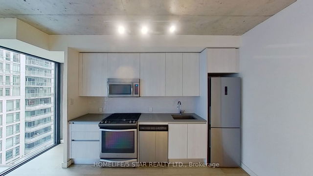 714 - 111 Bathurst Street