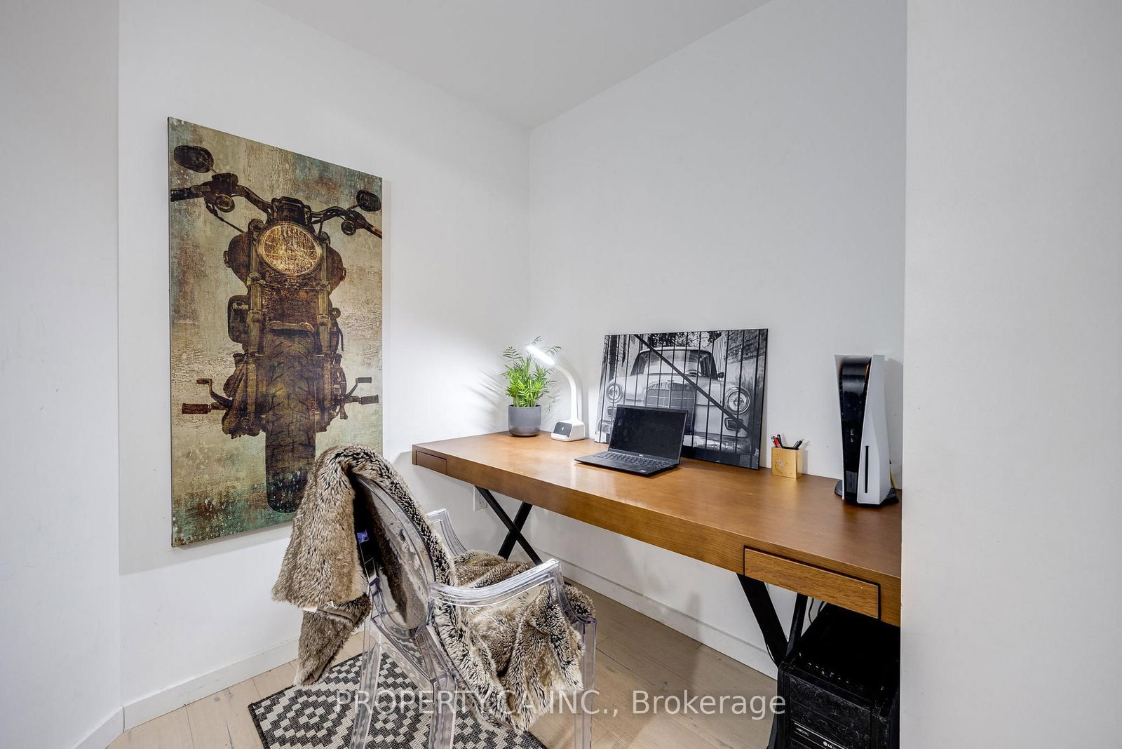 Listing Image 7