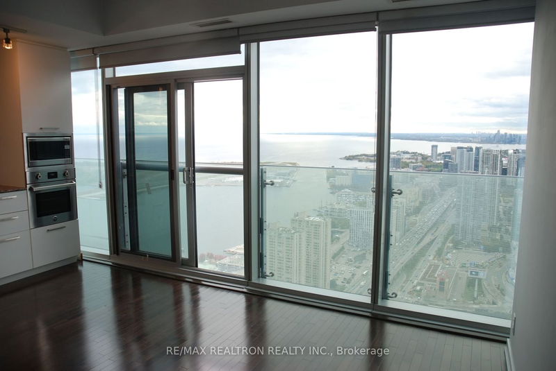 home for lease on 5505-12 York Street