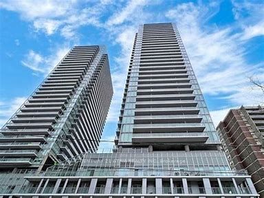 home for lease on 2209-195 Redpath Avenue