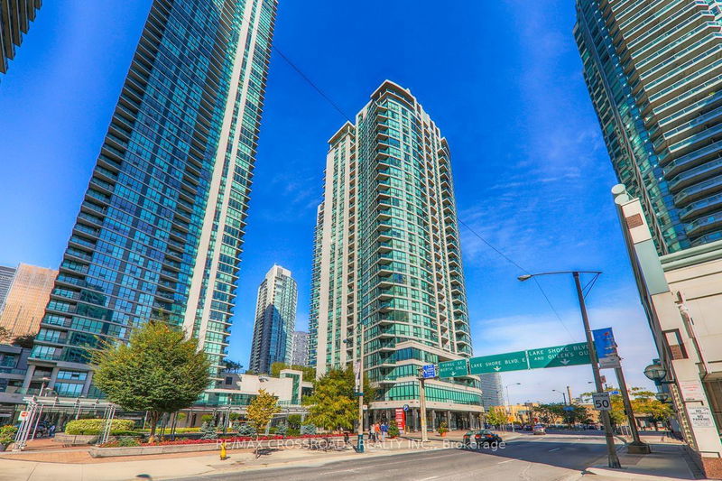 home for lease on 2904-16 Yonge Street