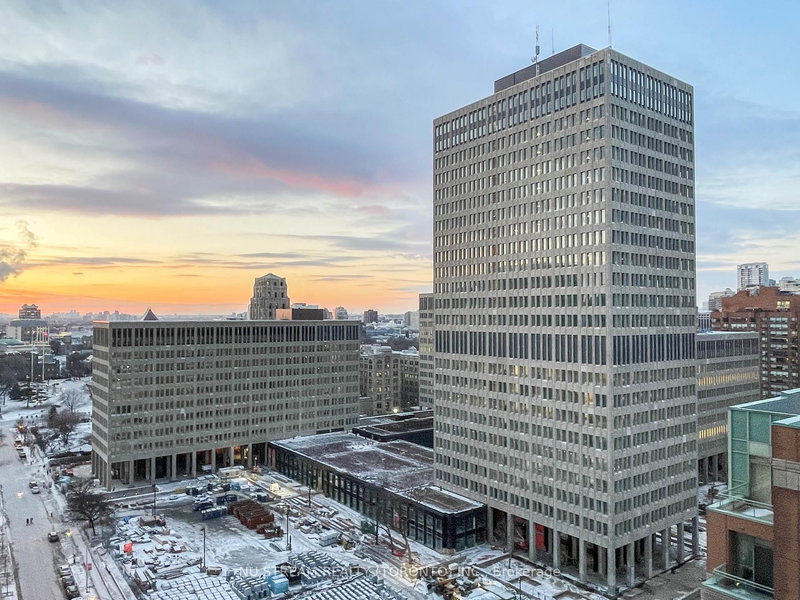 1806 - 37 Grosvenor St S, Toronto, M4Y 3G5 | Image 3
