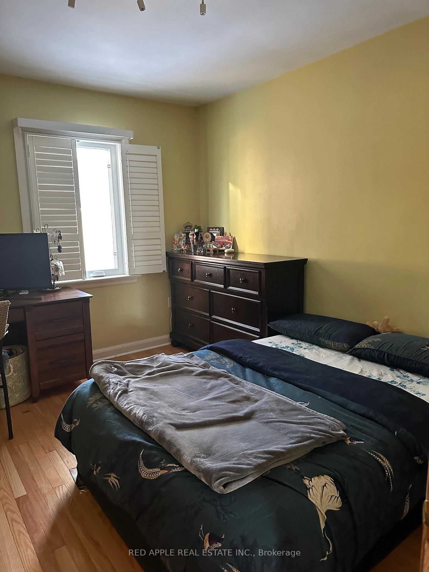 Listing Image 7