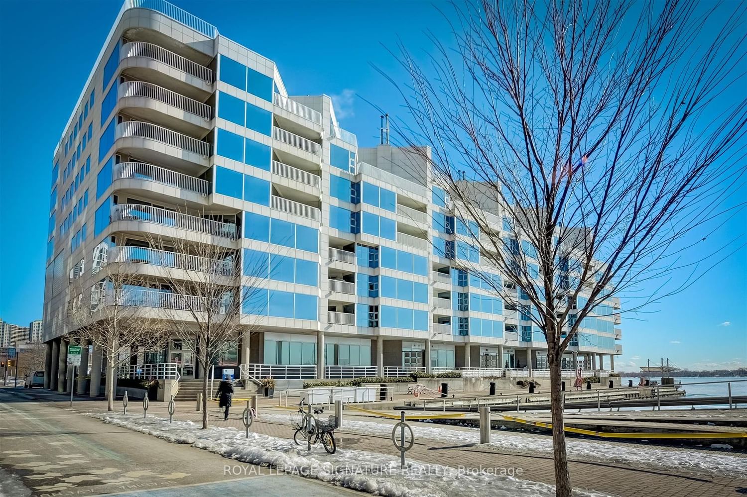 Condo leased at 608-401 Queens Quay, Toronto, Waterfront Communities C1, M5V 2Y2 - MLS: C8012118